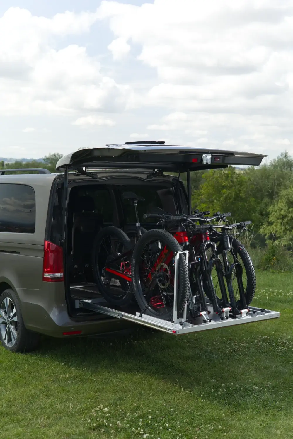 Zabudowa samochodowa – 1x wysuwana podłoga – Mercedes V-class, Vito, EQV, Marco Polo - obrazek 3