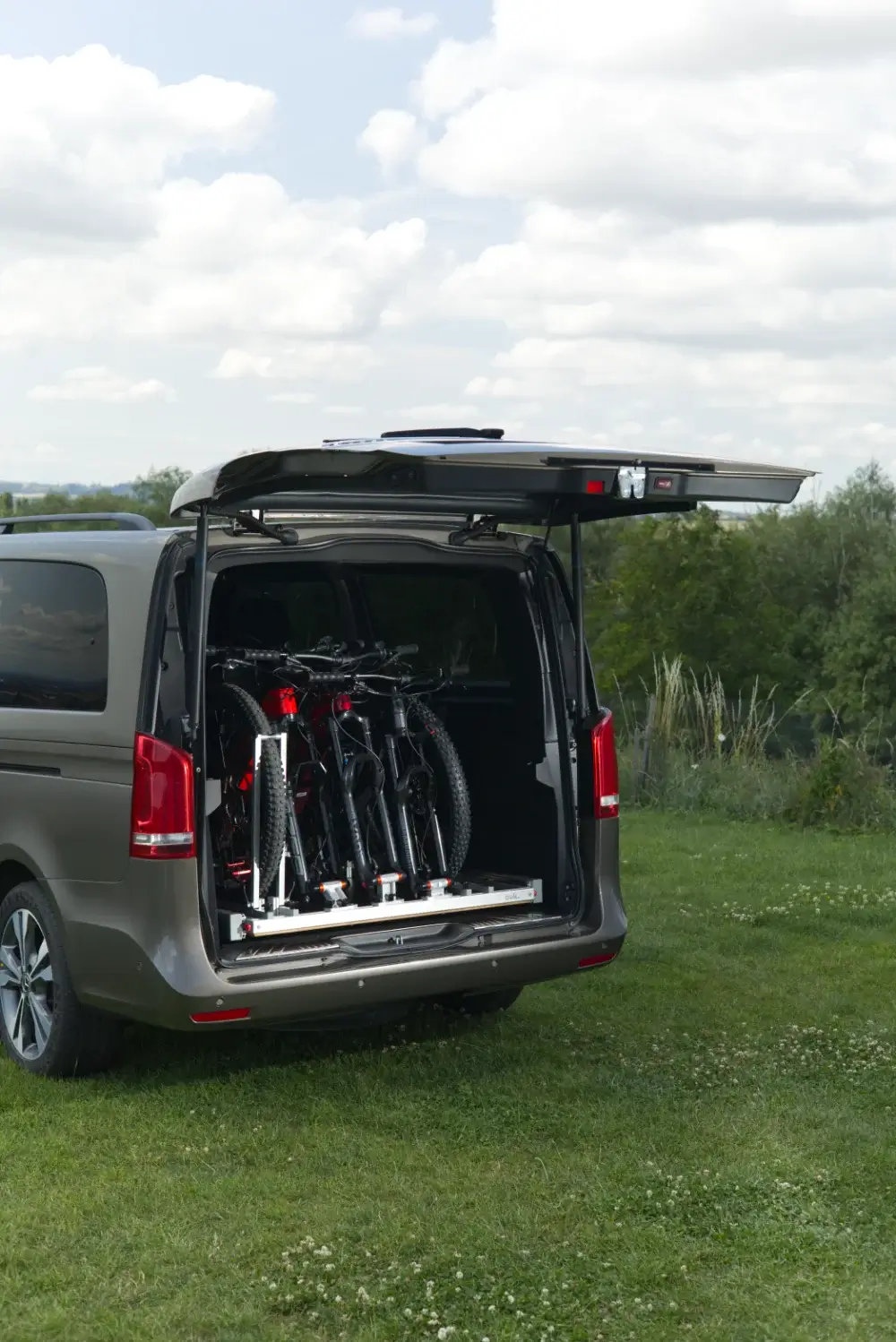 Zabudowa samochodowa – 1x wysuwana podłoga – Mercedes V-class, Vito, EQV, Marco Polo - obrazek 2