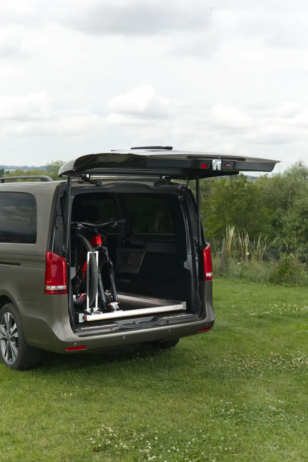 Zabudowa samochodowa – 1x wysuwana podłoga – Mercedes V-class, Vito, EQV, Marco Polo - obrazek 4