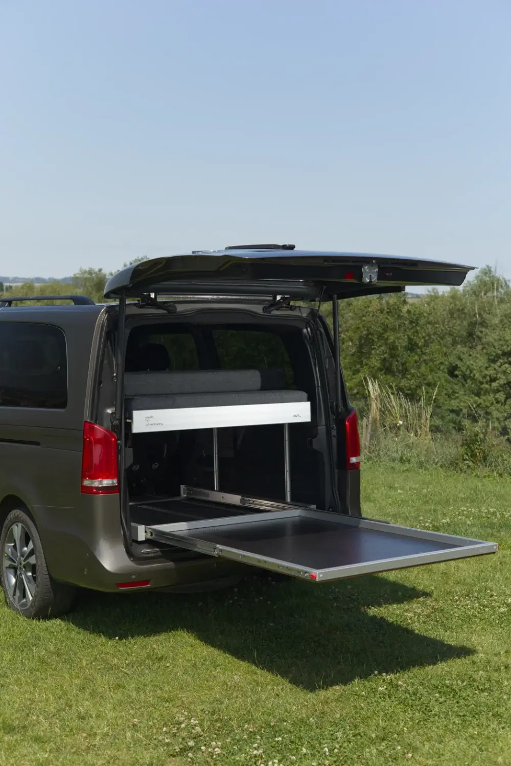 Zabudowa kempingowa do auta – 1x wysuwana podłoga + łóżko Double – Mercedes V-class, Vito, EQV, Marco Polo - obrazek 2